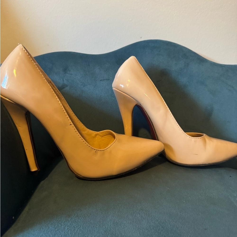 Red Bottom Classic Nude Patent Pointed-Toe High Heels